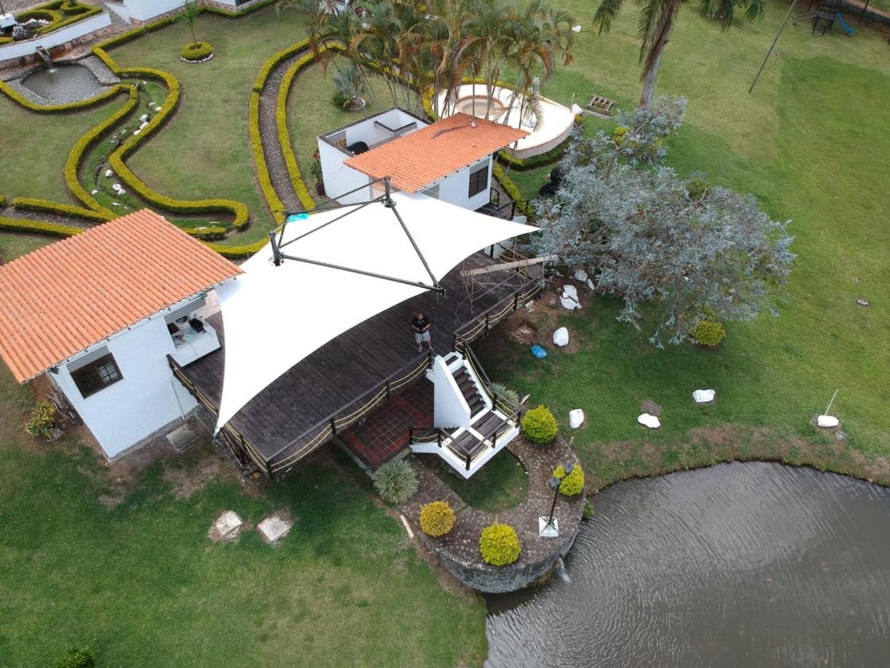 Hotel Maca Lago كاليما المظهر الخارجي الصورة