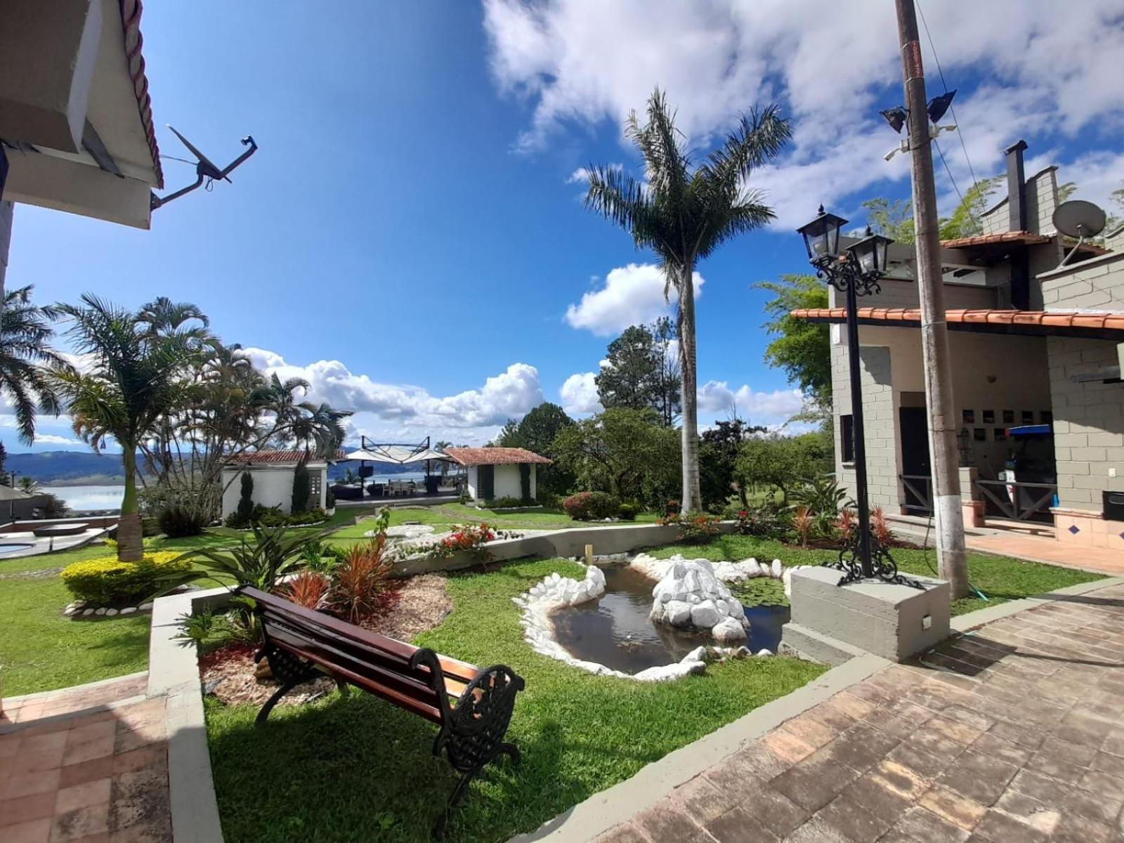 Hotel Maca Lago كاليما المظهر الخارجي الصورة